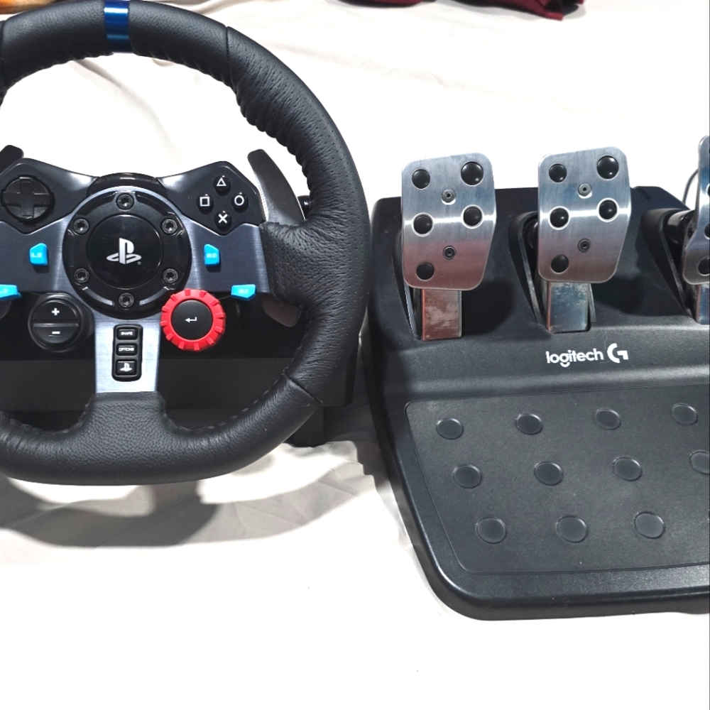 Logitech steering wheel for Playstation 4 or 5